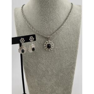 Vintage Amway Black Cabochon Filigree Necklace Earrings Set Silver Tone